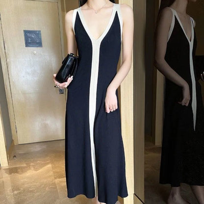 Color-blocked V-neck long strappy knitted dress