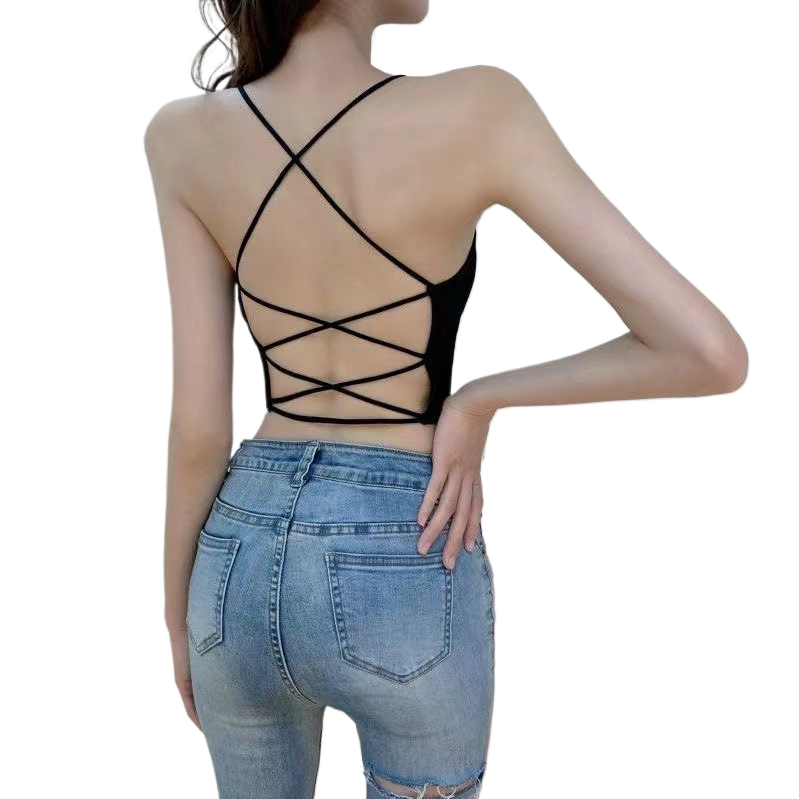 A small vest wraps around the chest for summer