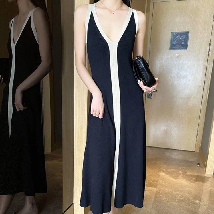 Color-blocked V-neck long strappy knitted dress