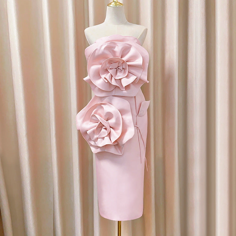 Sleeveless plunging dress