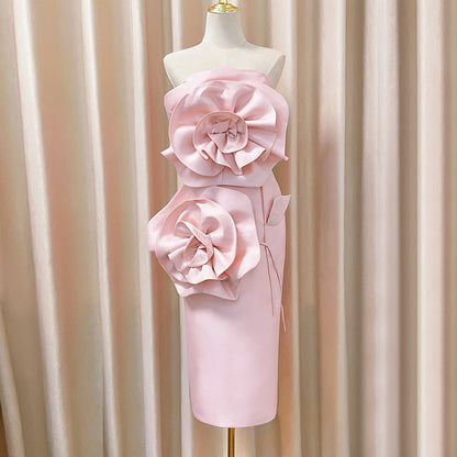Sleeveless plunging dress