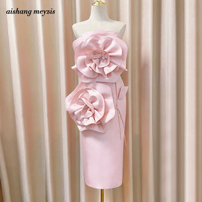Sleeveless plunging dress
